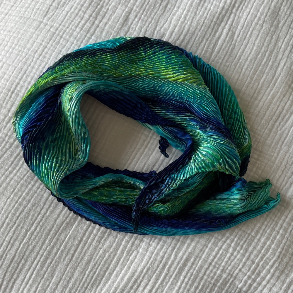 NWT • Shibori 100% Silk Scarf in Peacock • 22"x75" • Hand-Painted Wearable Art - Picture 3 of 15